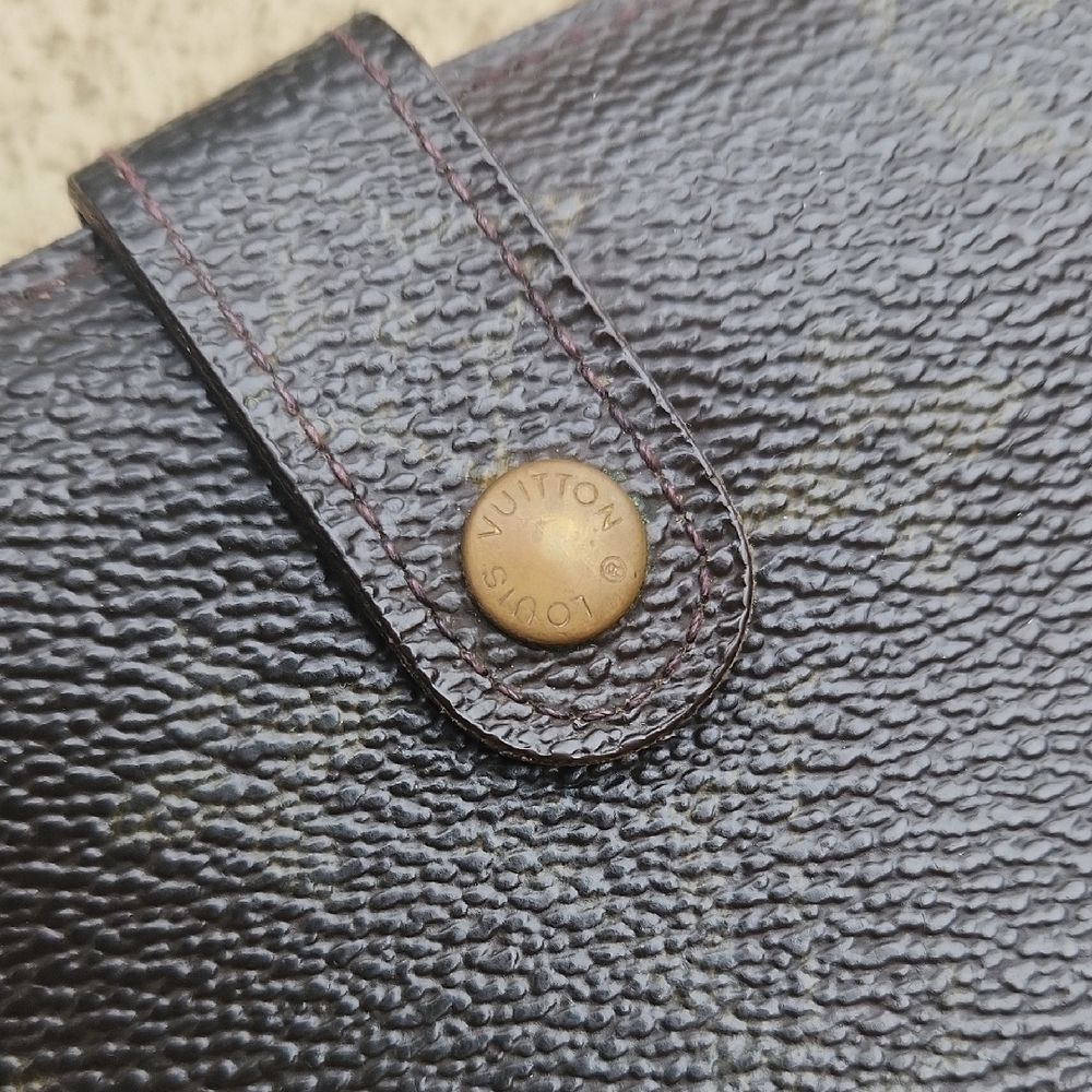 Louis Vuitton Black and Gold Monogram Wallet - Picture 4 of 17